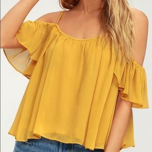 Lulu’s off the shoulder blouse size small